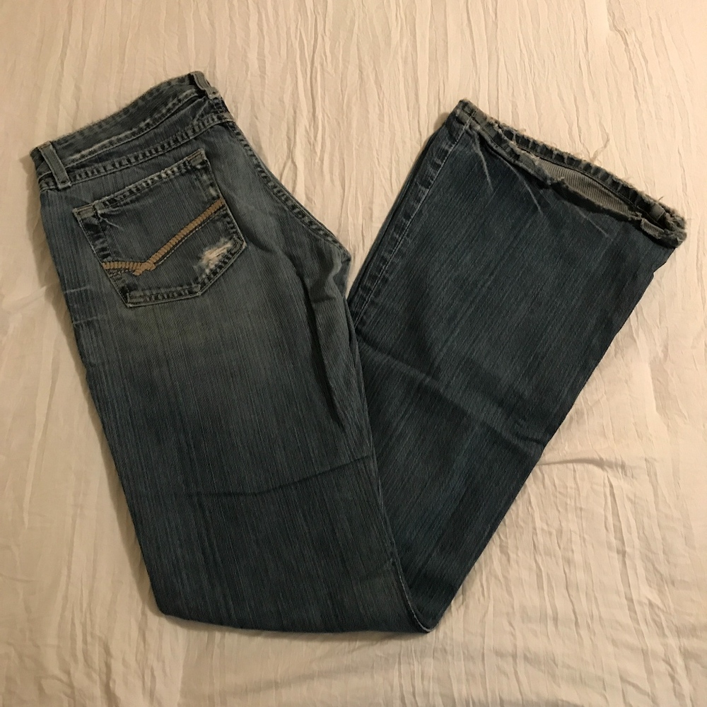 BKE | Star Flare Distressed Jeans 29x35 1/2